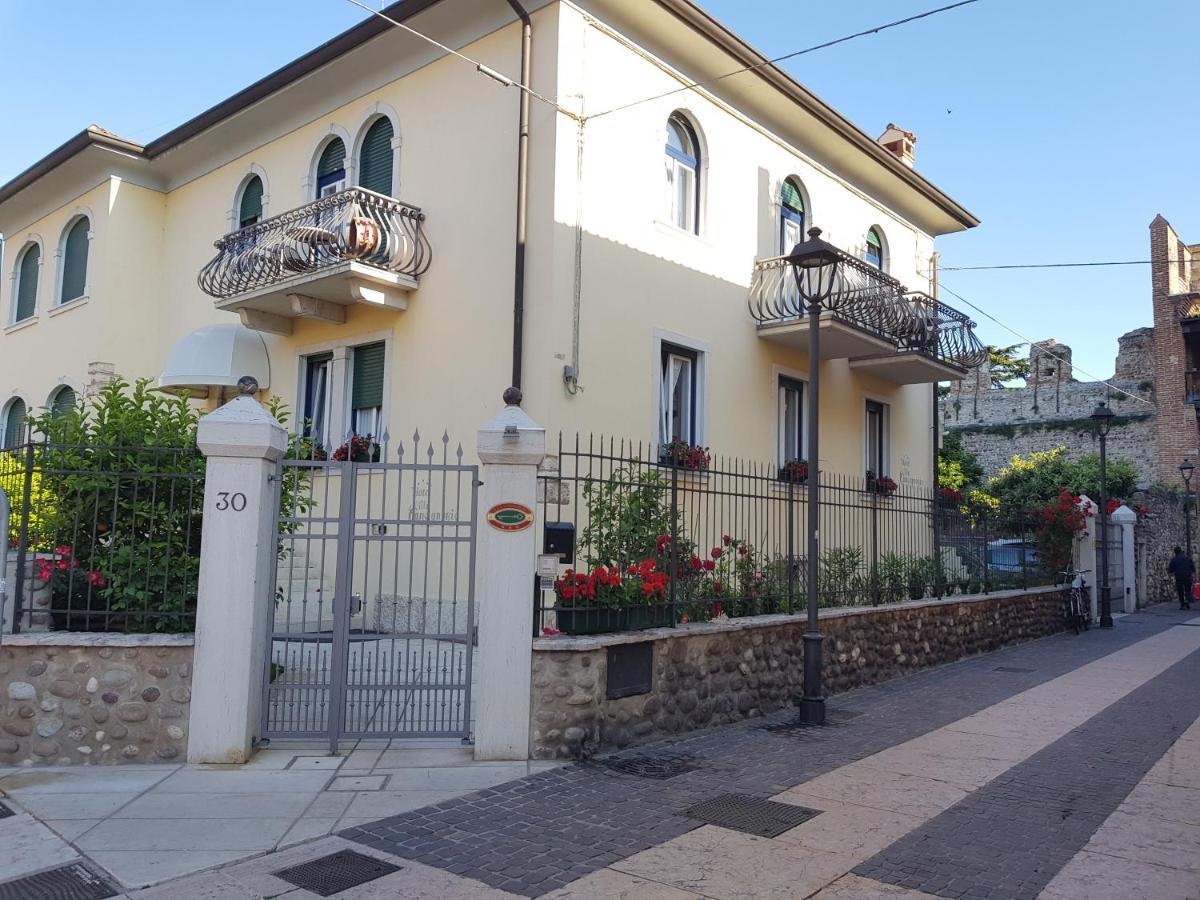 Hotel Villa Cansignorio Lazise Exteriör bild