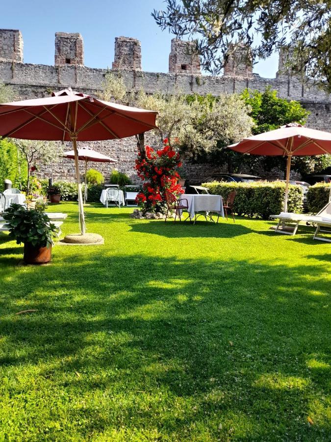 Hotel Villa Cansignorio Lazise Exteriör bild