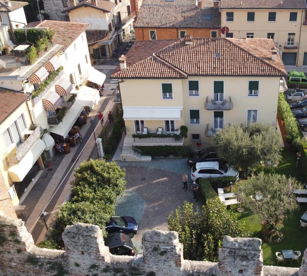 Hotel Villa Cansignorio Lazise Exteriör bild