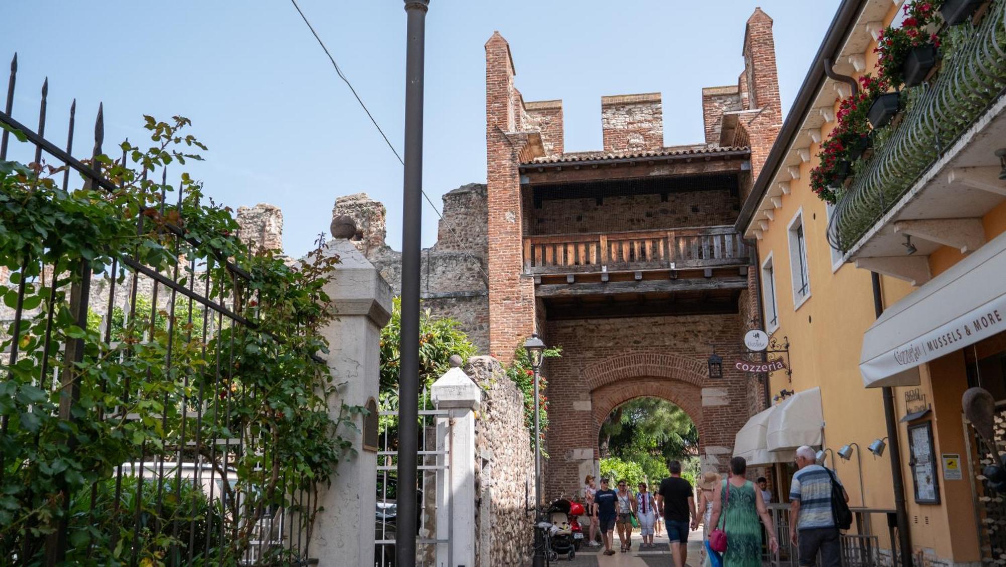 Hotel Villa Cansignorio Lazise Exteriör bild