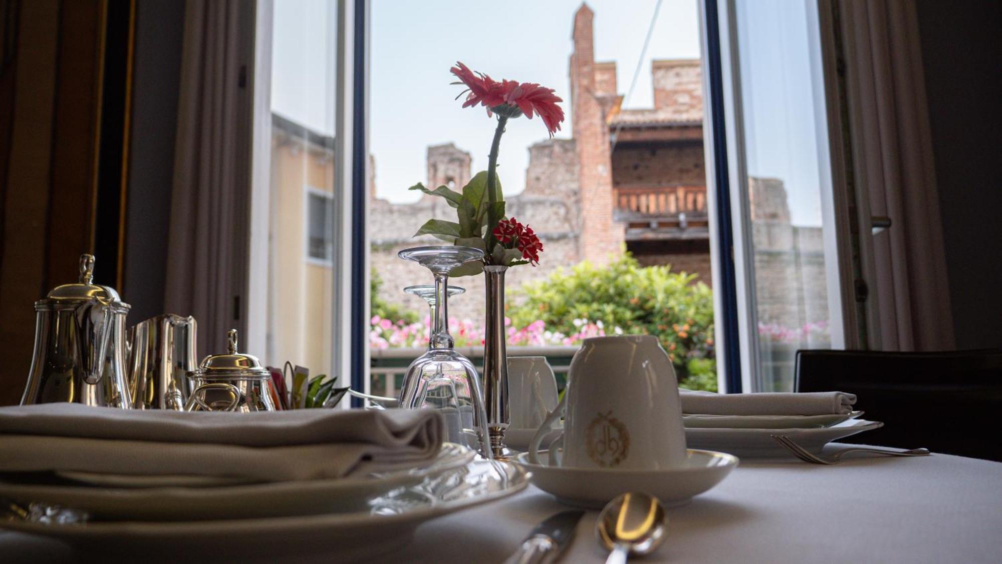 Hotel Villa Cansignorio Lazise Exteriör bild
