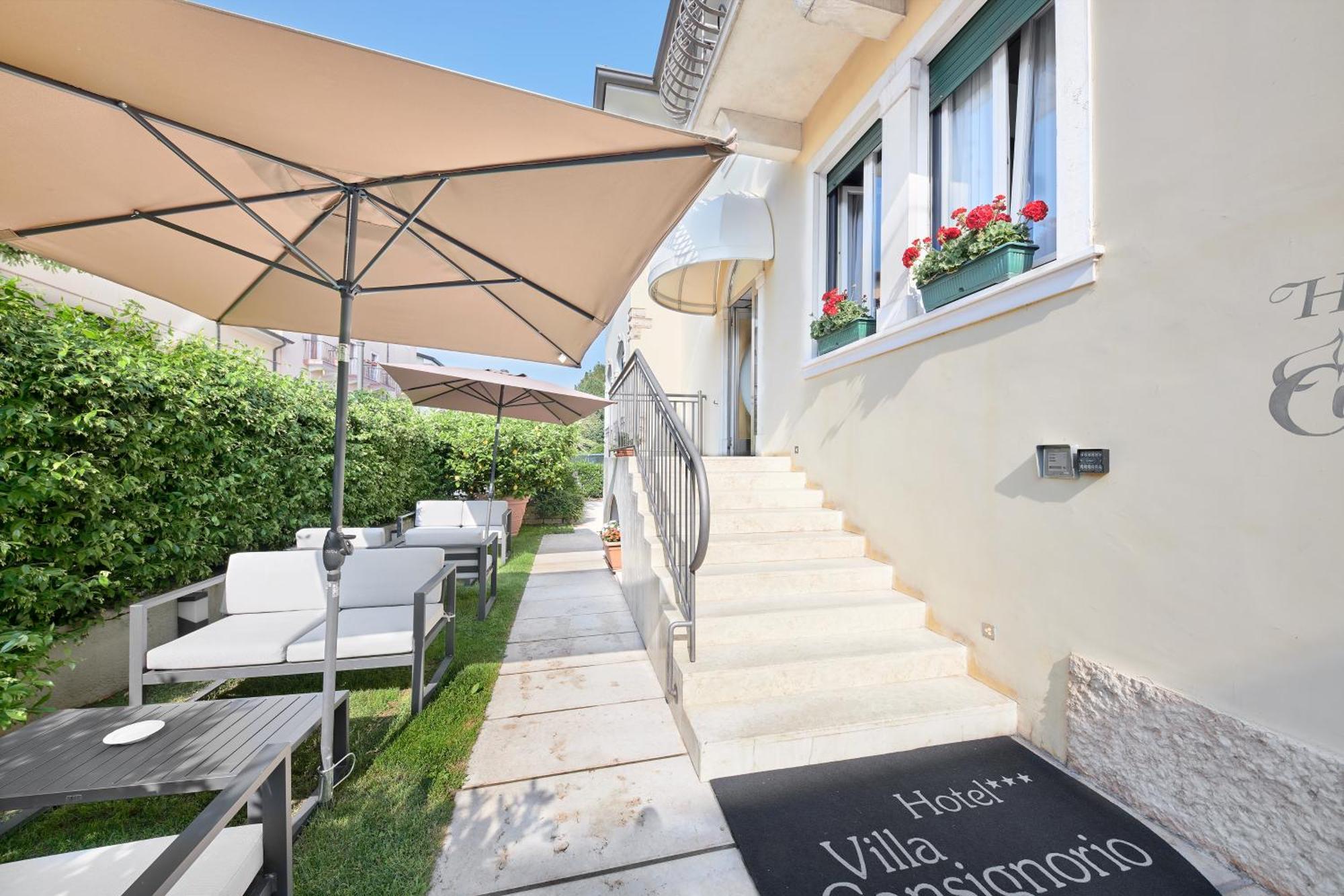 Hotel Villa Cansignorio Lazise Exteriör bild
